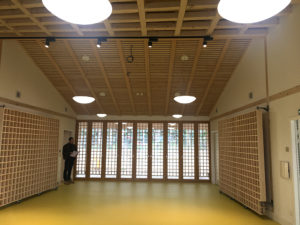 Locaux associatifs Vinsobres Jacques Anglade Adela Ciurea structure bois murs paille