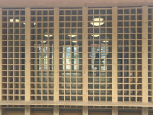 Locaux associatifs Vinsobres Jacques Anglade Adela Ciurea structure bois murs paille